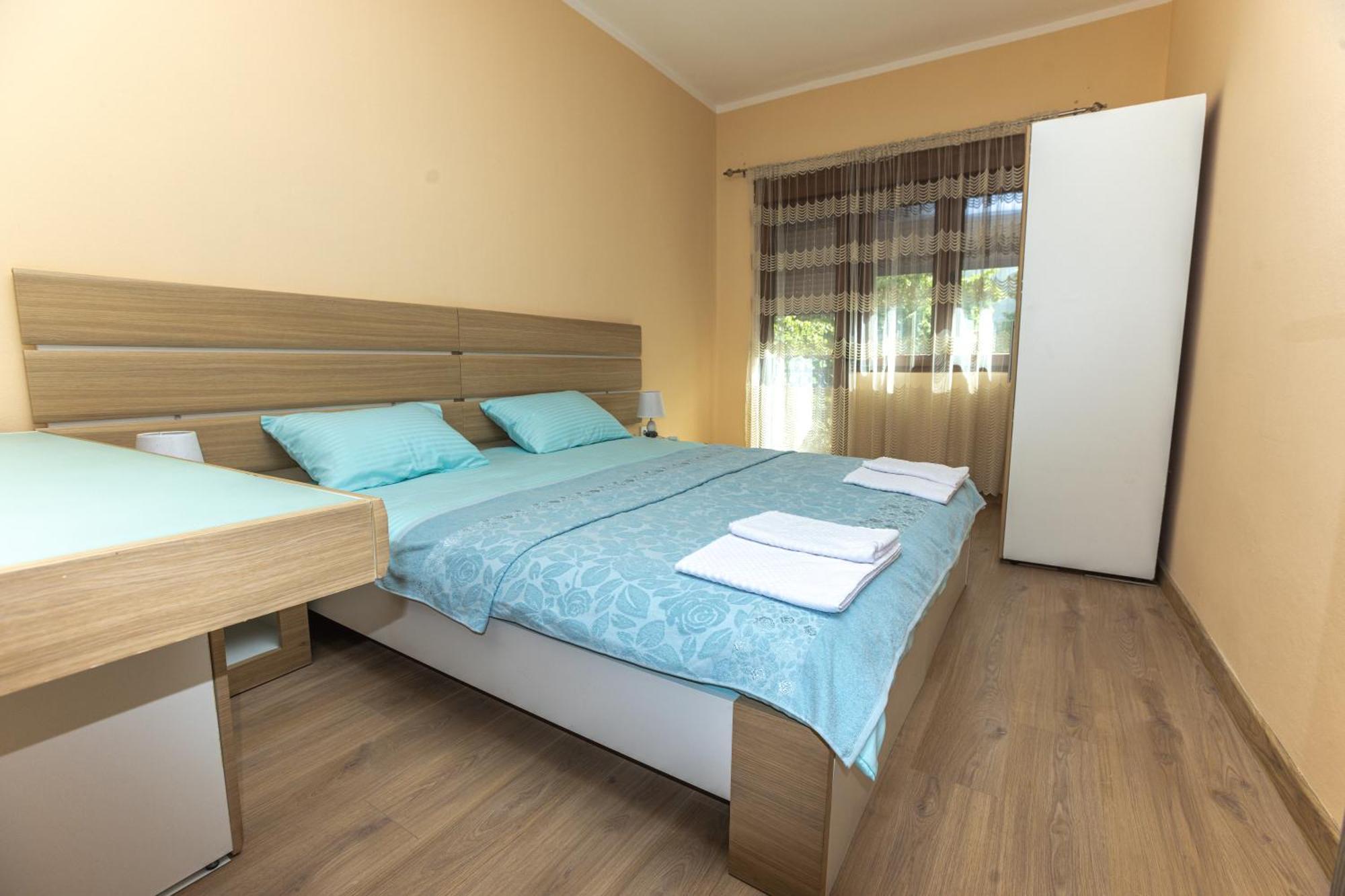 Apartmani Bulevar Cetinje Eksteriør bilde