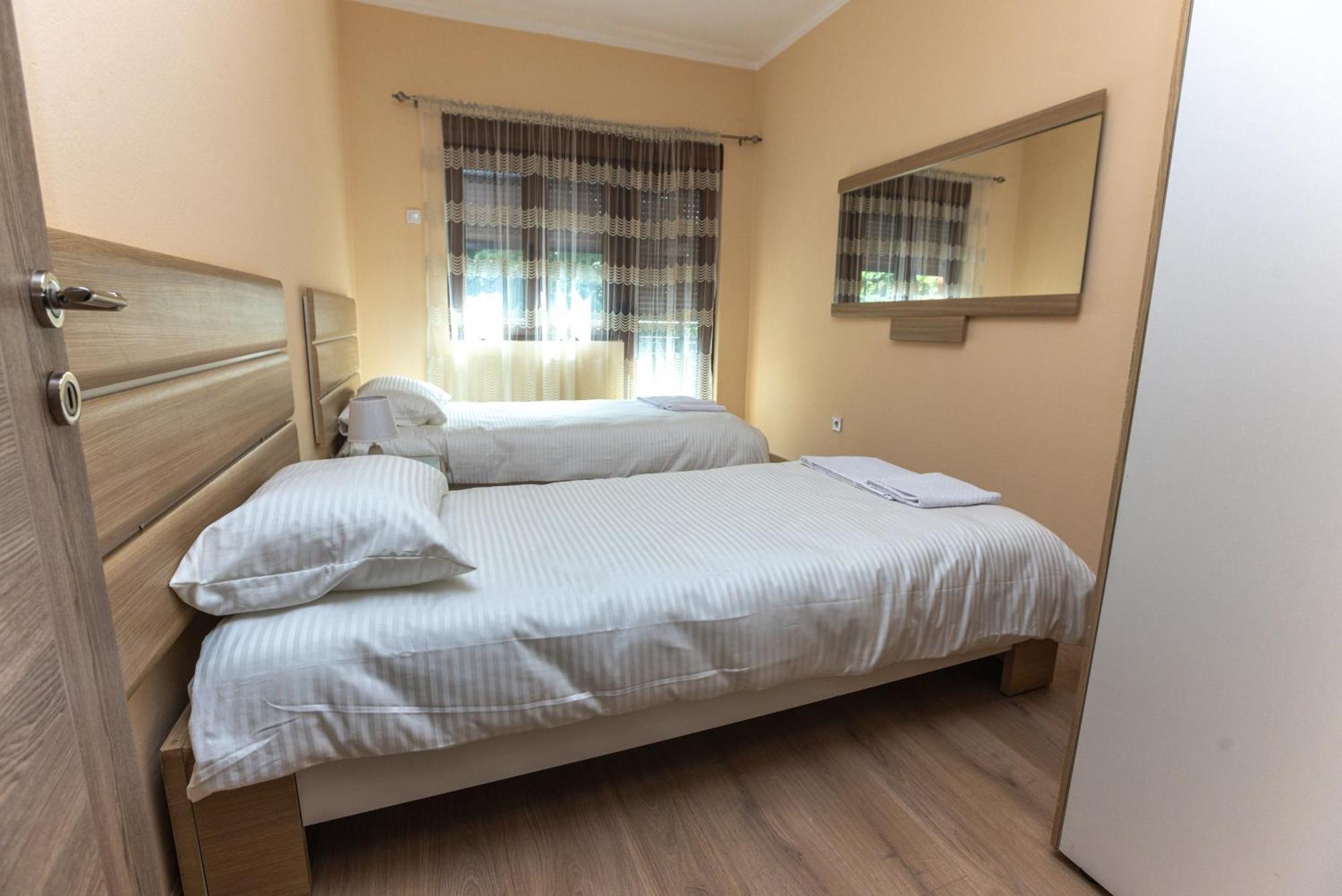 Apartmani Bulevar Cetinje Eksteriør bilde
